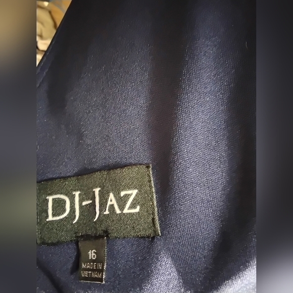 Black Flutter Sleeve V-Neck Maxi Gown - Picture 7 of 8